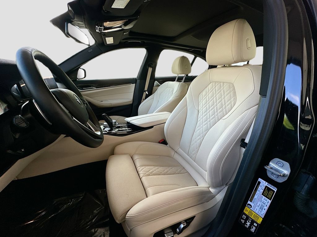 Used 2023 BMW 530i xDrive w/ Premium Package AWD/4WD image 16