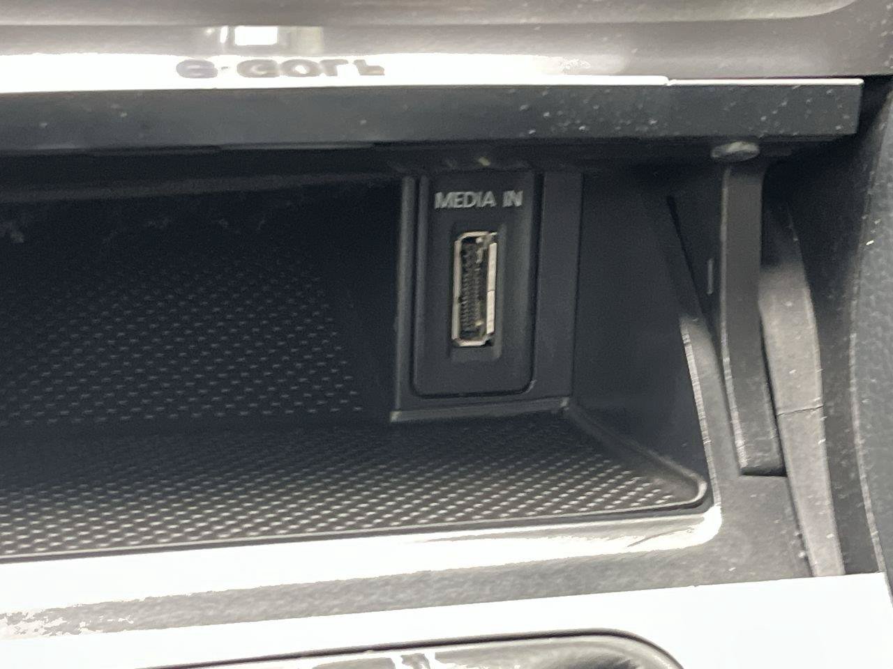 Used 2015 Volkswagen e-Golf Limited Edition FWD image 21