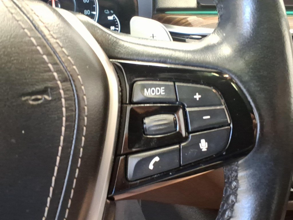 Used 2019 BMW 530e xDrive w/ Executive Package AWD/4WD image 13