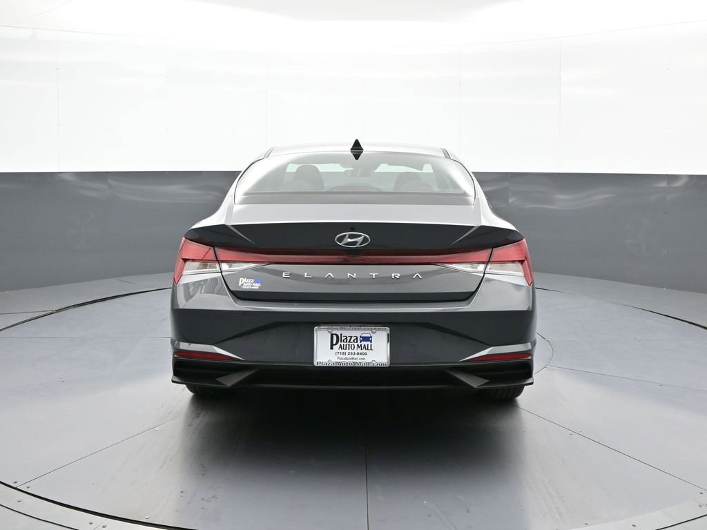 Certified 2023 Hyundai Elantra SEL w/ Convenience Package image 7
