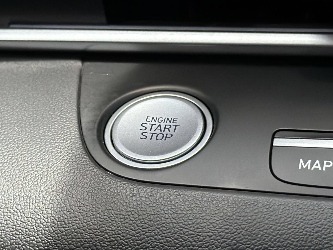 Used 2023 Hyundai Elantra Limited FWD image 31