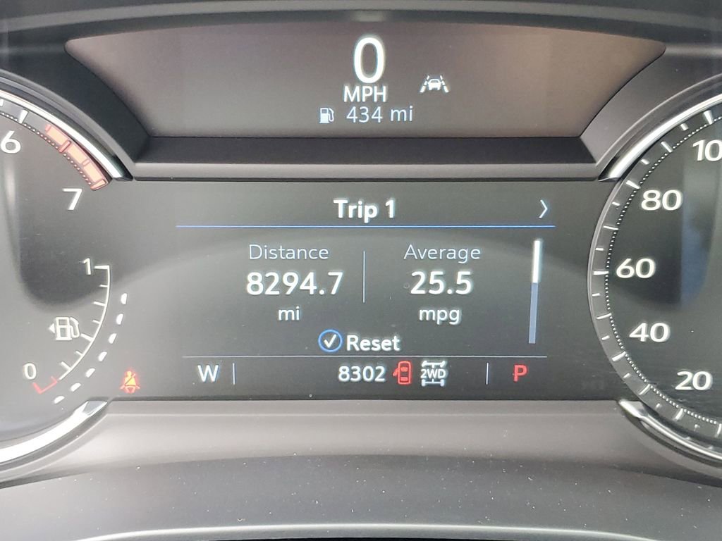 Used 2025 Cadillac XT5 Luxury w/ LPO, Floor Liner Package AWD/4WD image 10