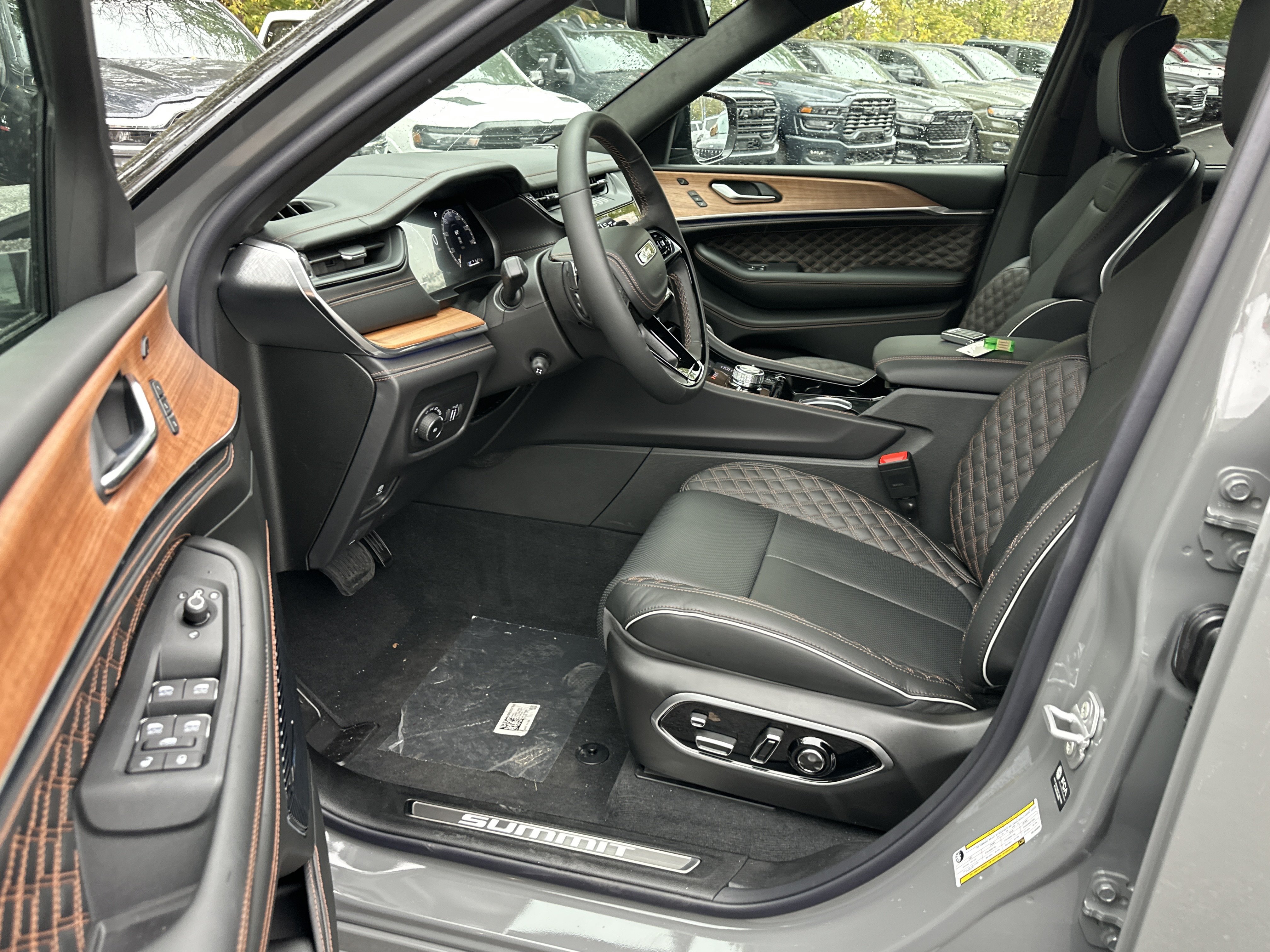New 2027 Jeep Grand Cherokee Summit AWD/4WD image 28