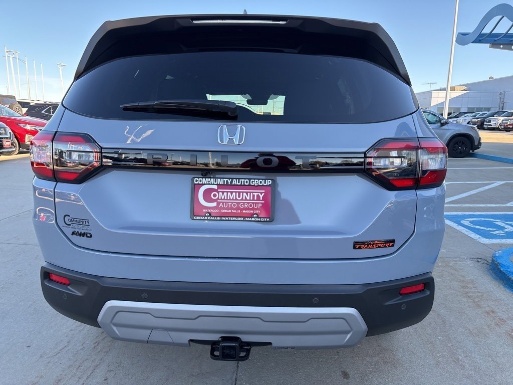New 2025 Honda Pilot TrailSport image 4