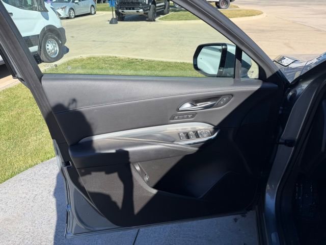 Used 2023 Cadillac XT4 Premium Luxury image 8