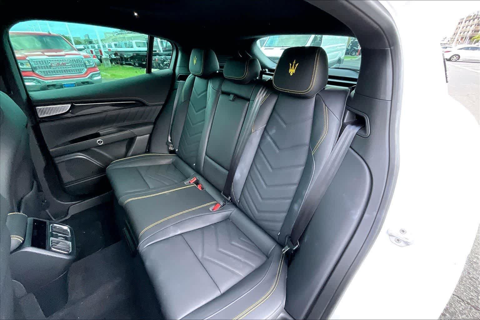 Used 2023 Maserati Grecale Modena AWD/4WD image 29