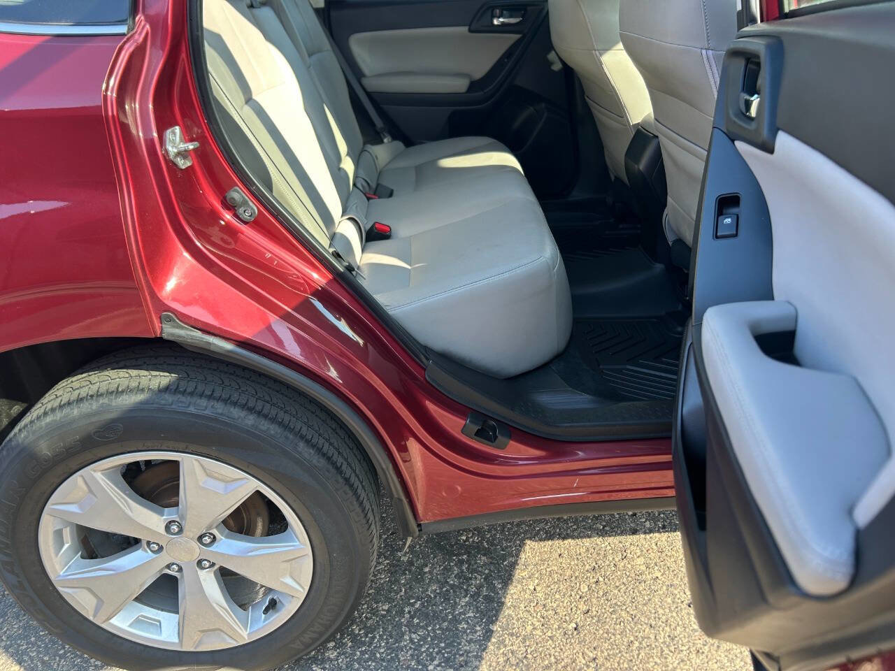 Used 2015 Subaru Forester 2.5i Limited image 16