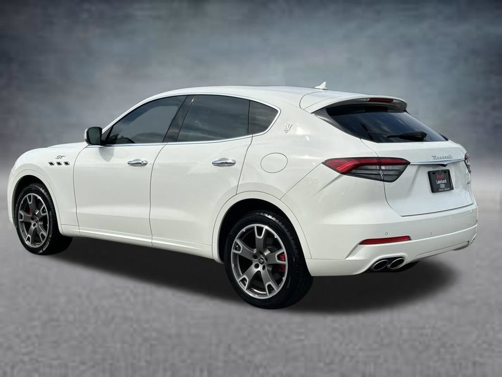 Used 2023 Maserati Levante GT AWD/4WD image 3