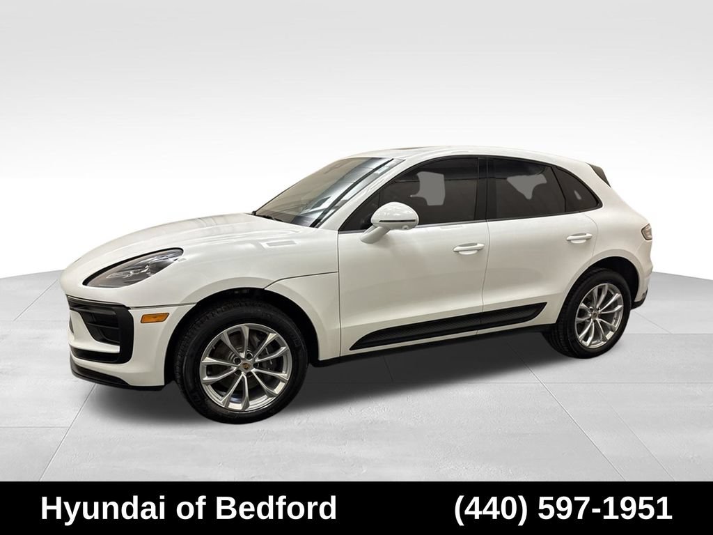 Used 2023 Porsche Macan Turbo AWD/4WD image 9