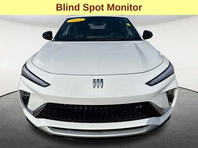 Used 2025 Buick Envista Sport Touring w/ Convenience II Package image 4