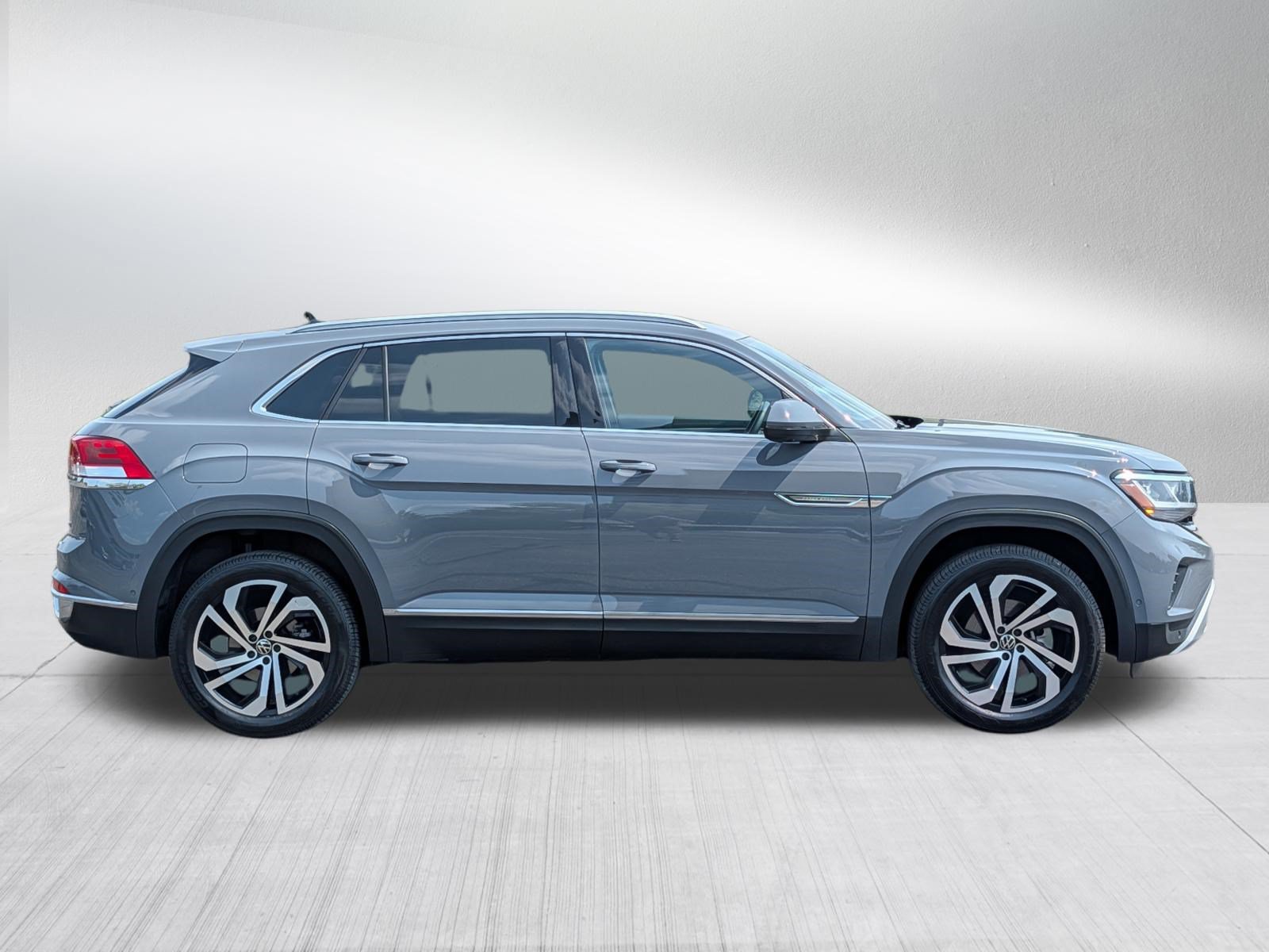 Used 2021 Volkswagen Atlas Cross Sport SEL Premium w/ Cross Sport MDO Package AWD/4WD image 8