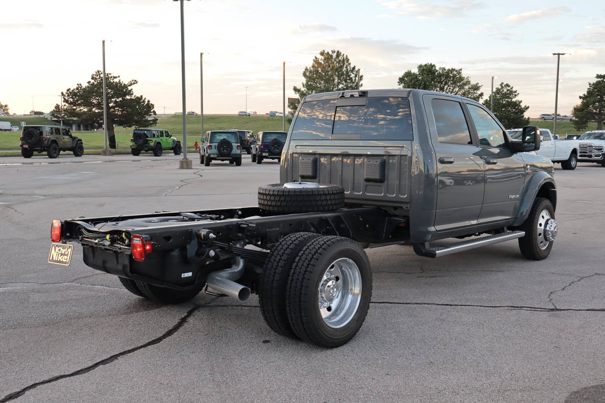 New 2027 RAM 5500 4x4 Crew Cab w/ Laramie Trim Package image 4