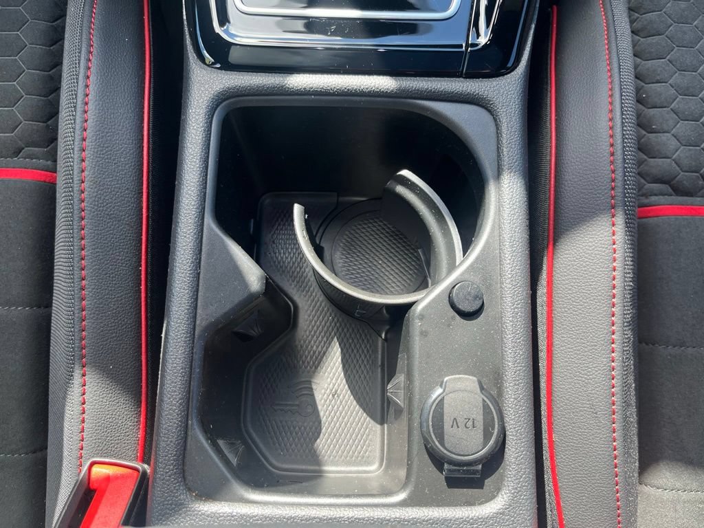 Certified 2025 Volkswagen GTI SE FWD image 15