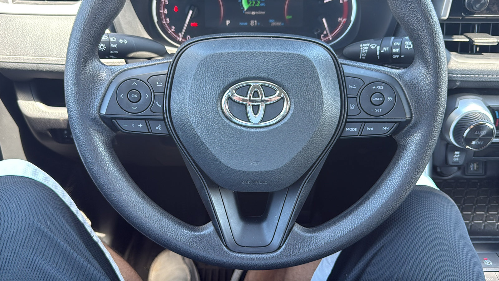 Certified 2025 Toyota RAV4 XLE AWD/4WD image 12