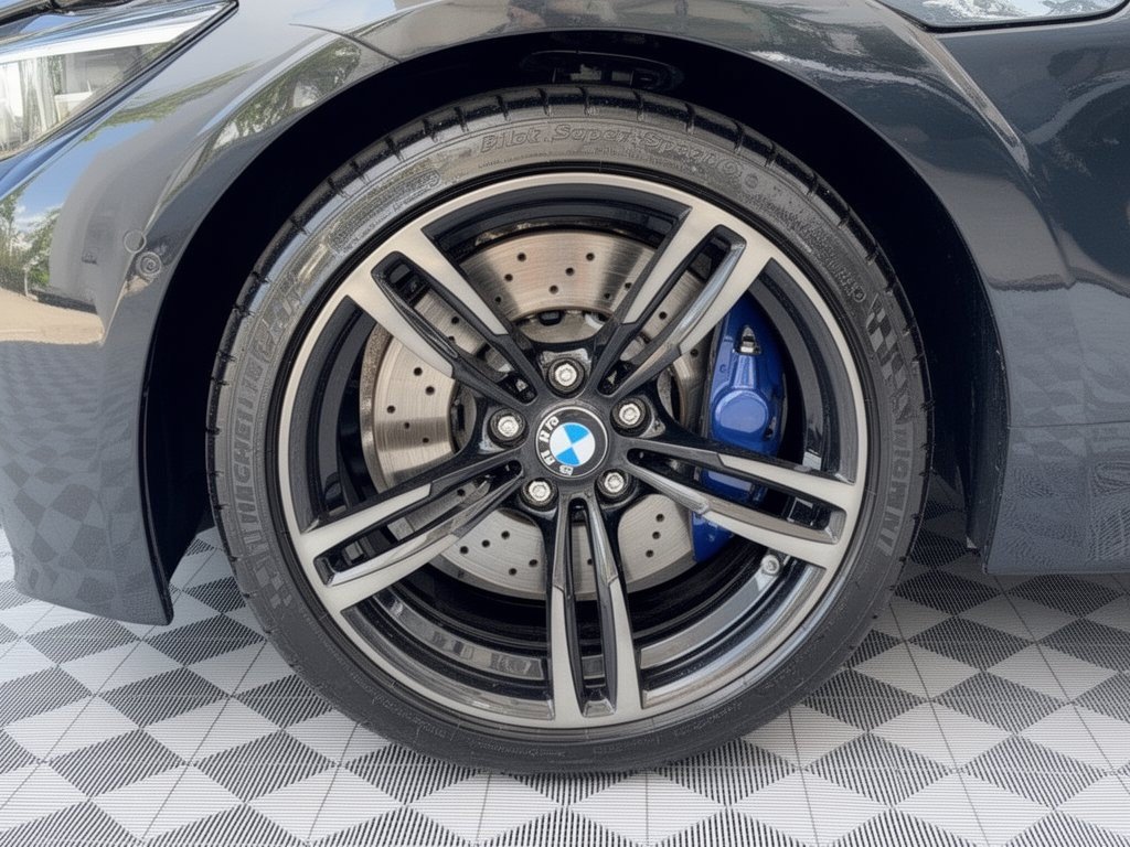 Used 2020 BMW M4 Coupe w/ Competition Package RWD image 13