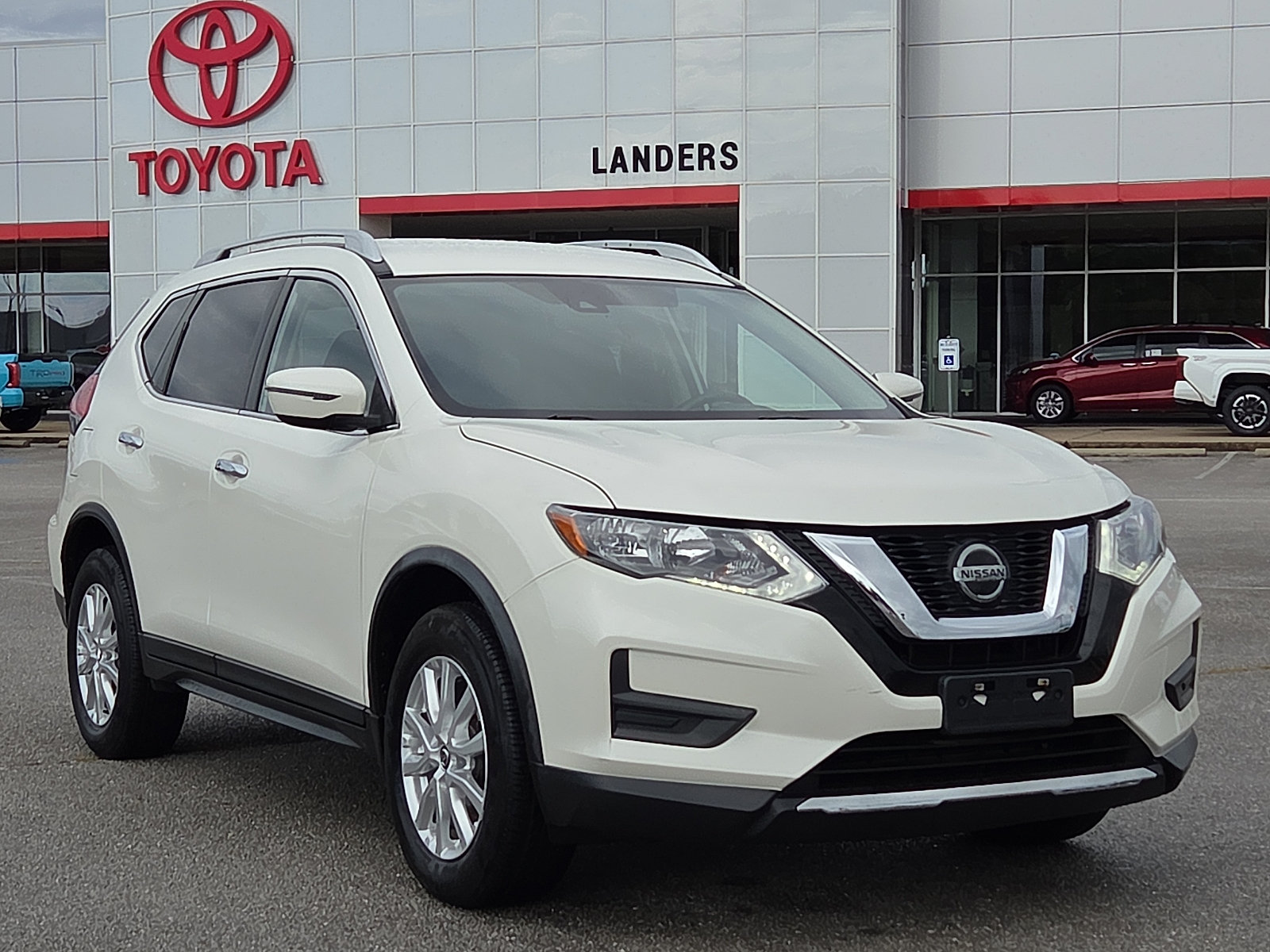Used 2020 Nissan Rogue SV AWD/4WD image 1