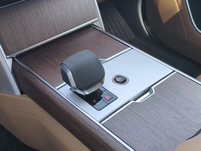 New 2026 Land Rover Range Rover Long Wheelbase SE AWD/4WD image 9