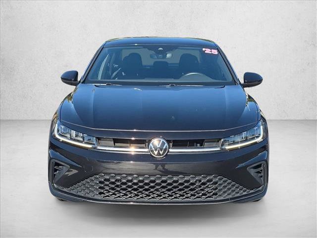 Used 2025 Volkswagen Jetta Sport FWD image 2