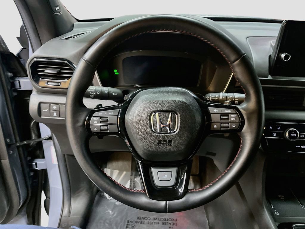 Used 2025 Honda Pilot Black Edition image 11