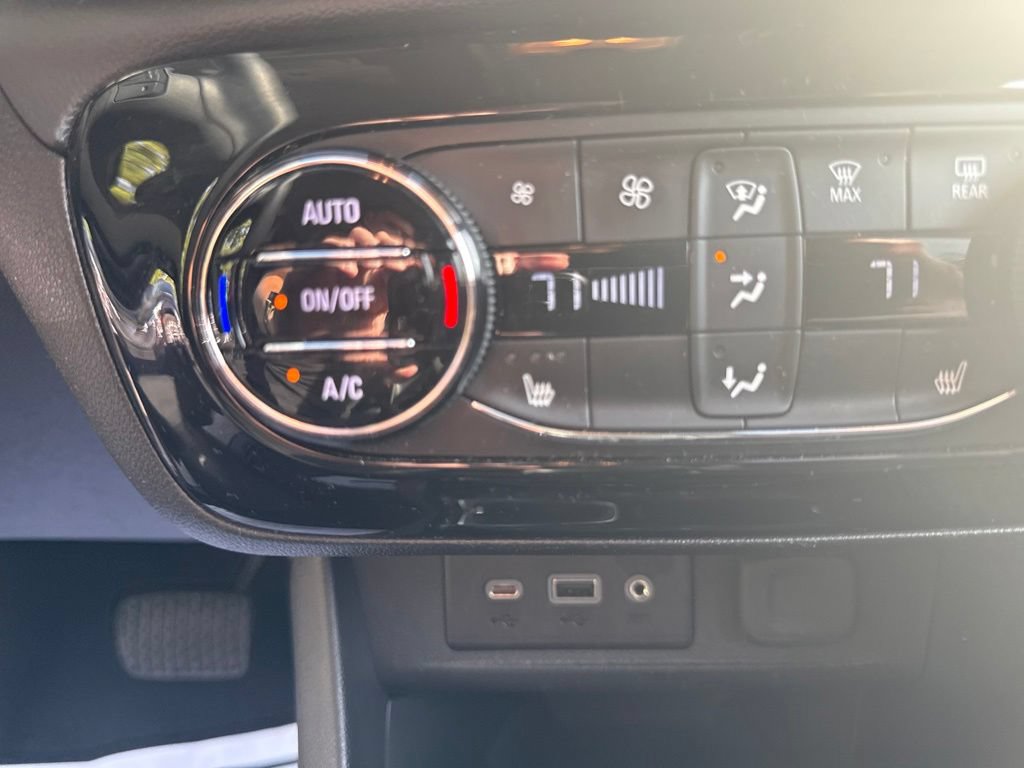 Used 2023 Buick Encore GX Select FWD image 30
