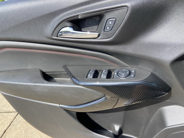 Used 2025 Chevrolet Trax RS image 14