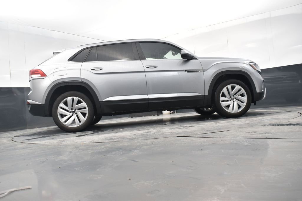 Used 2022 Volkswagen Atlas Cross Sport SE image 25