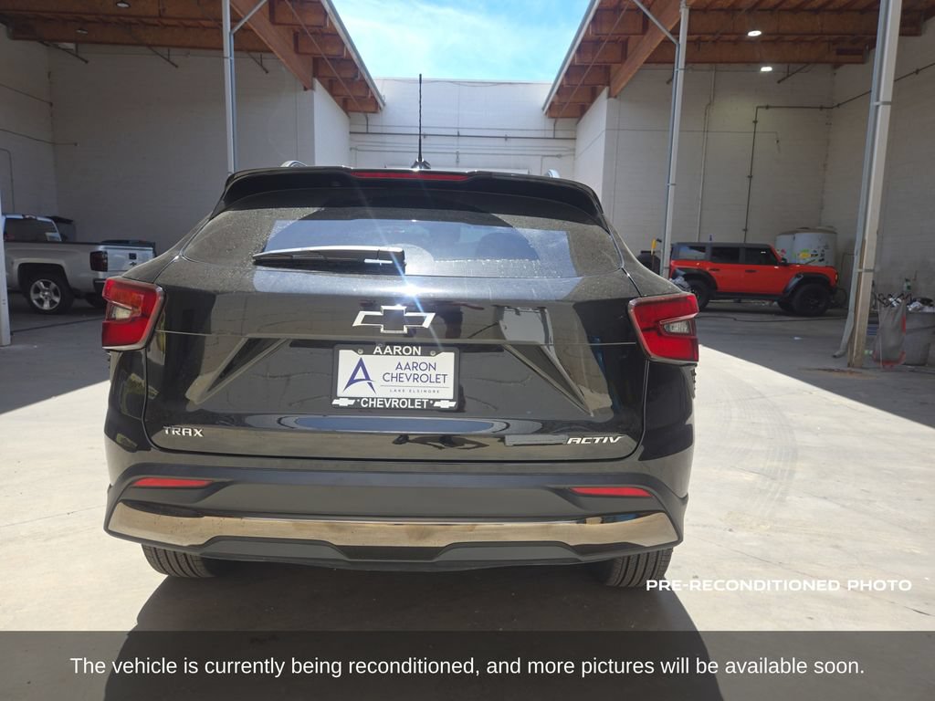 Used 2025 Chevrolet Trax ACTIV FWD image 7