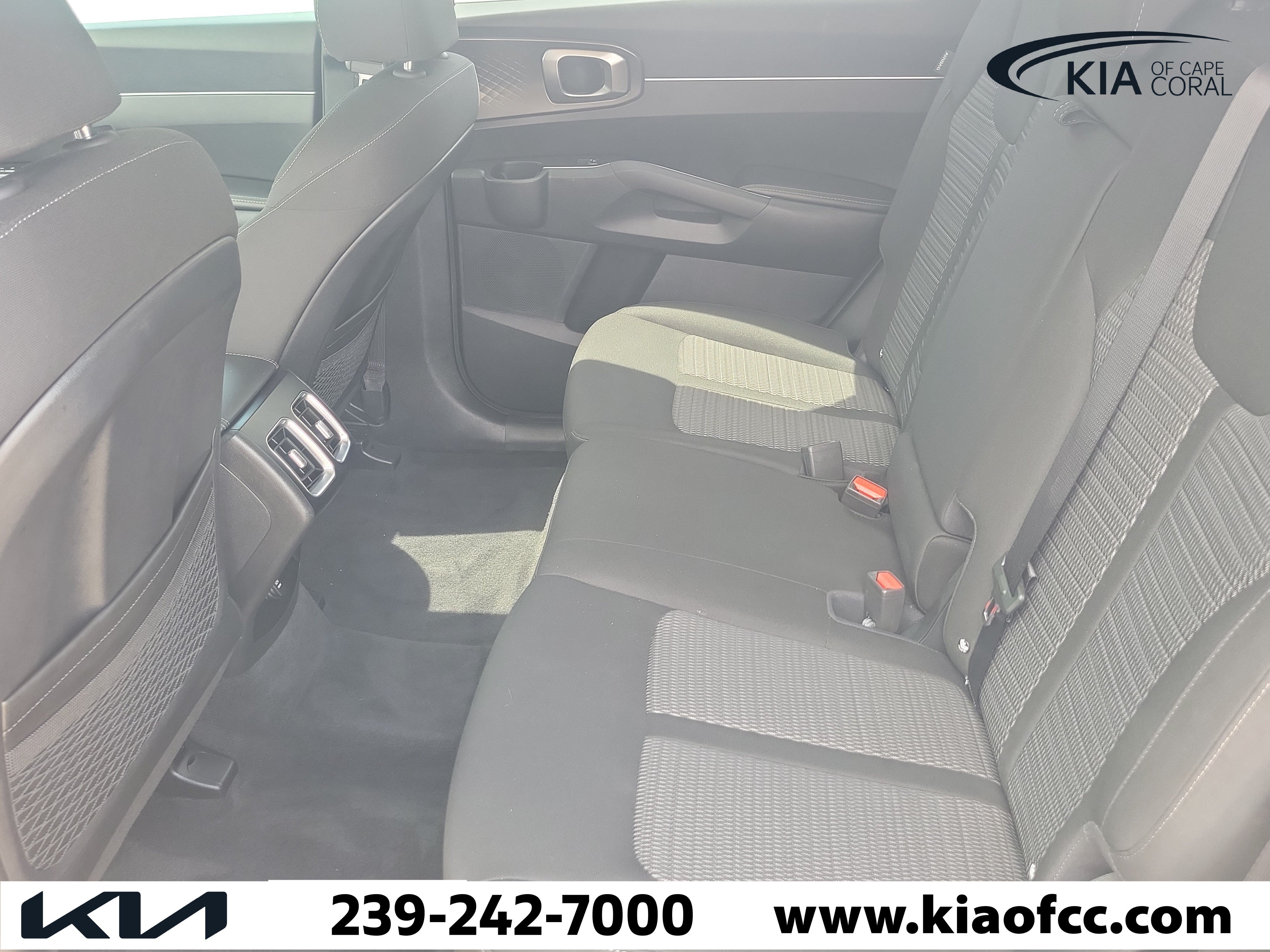 Certified 2025 Kia Sorento LX FWD image 12