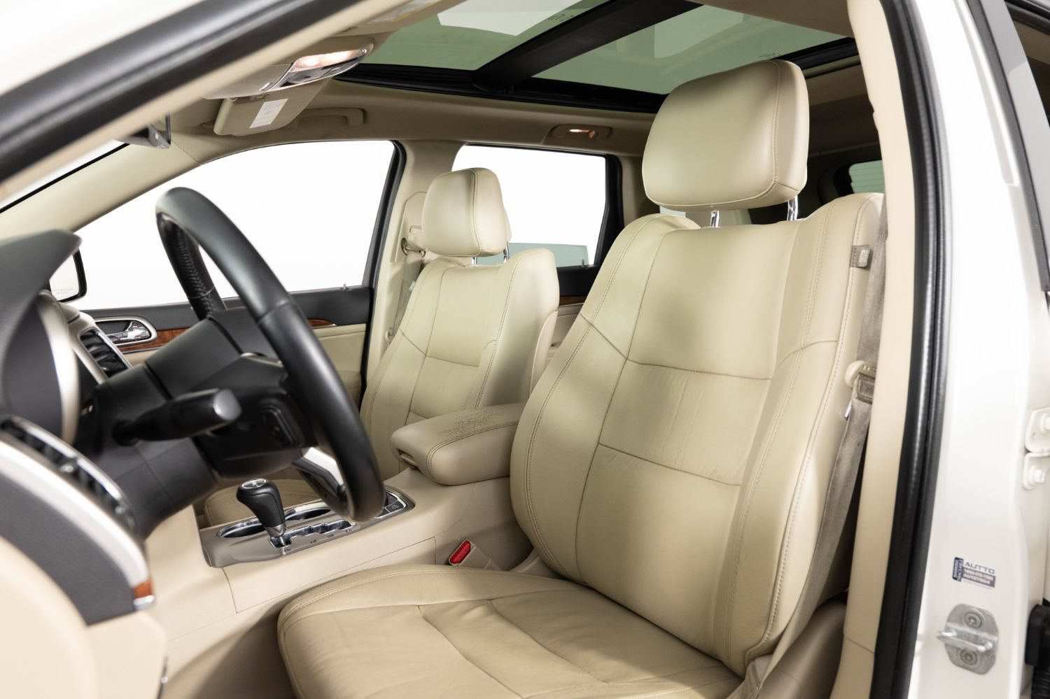 Used 2011 Jeep Grand Cherokee Limited AWD/4WD image 16