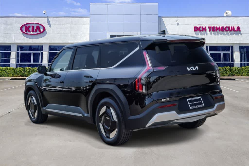 Certified 2024 Kia EV9 Light Long Range RWD image 6