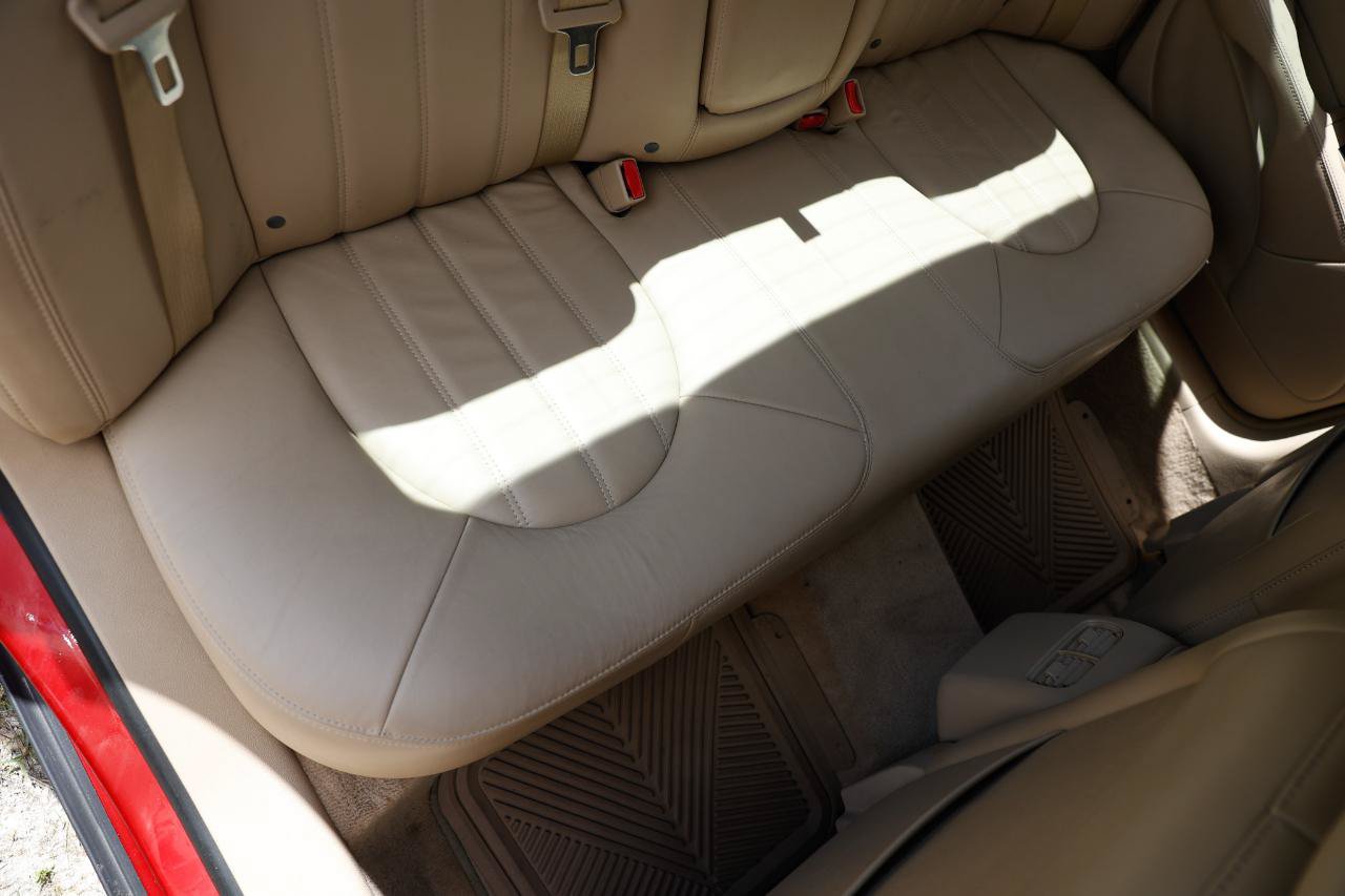 Used 2011 Buick Lucerne CXL FWD image 12