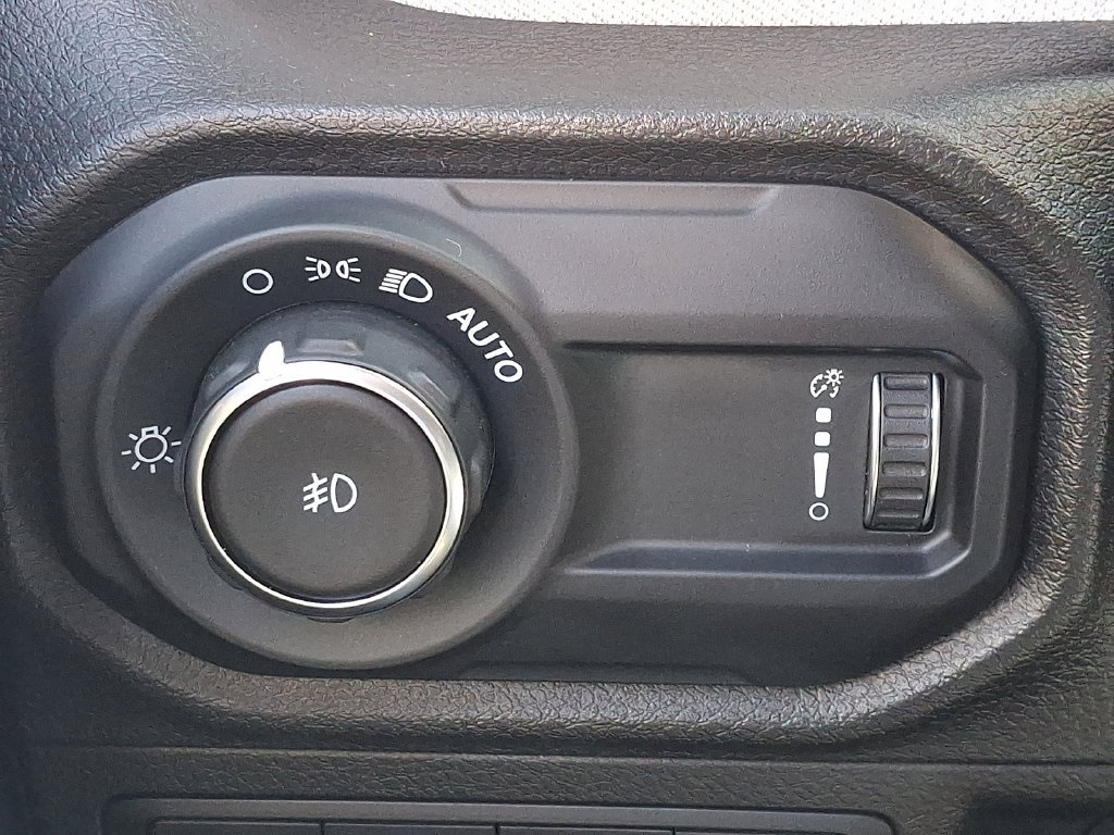 Used 2024 Jeep Wrangler Unlimited w/ Convenience Group AWD/4WD image 27