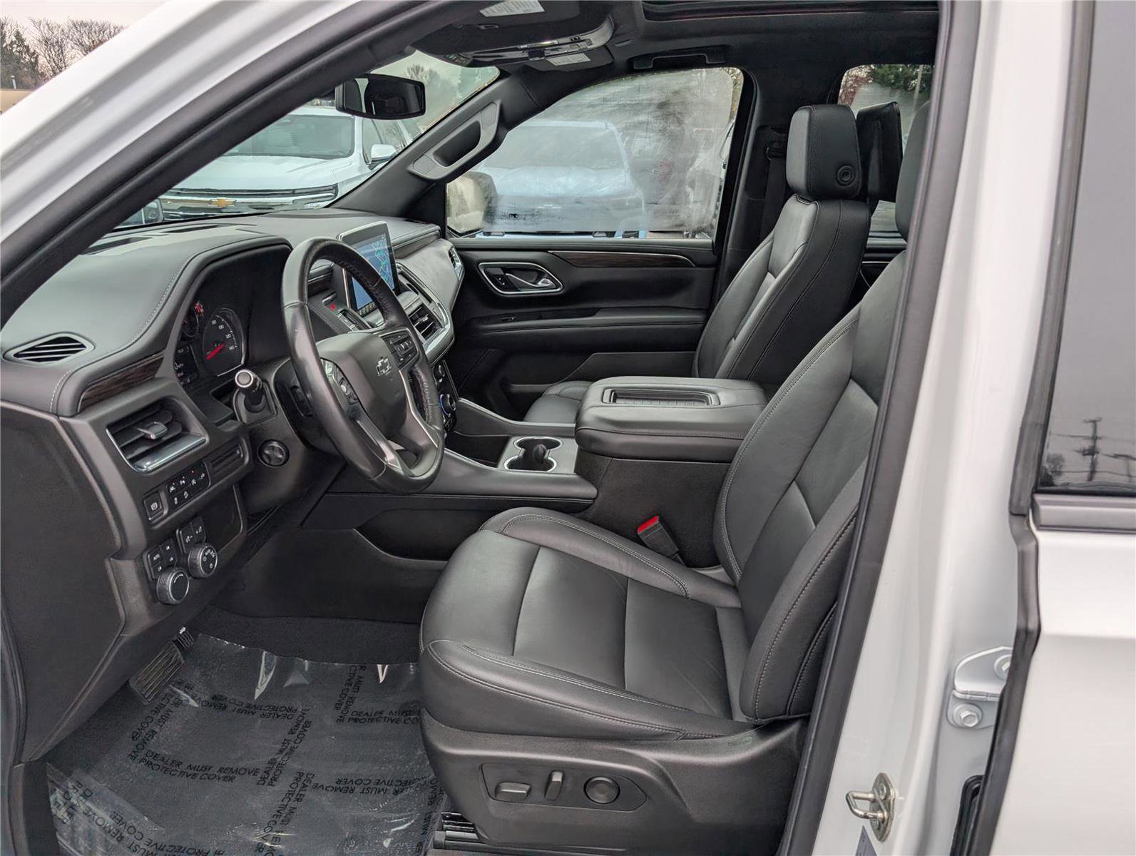 Used 2021 Chevrolet Tahoe Z71 w/ Luxury Package image 16