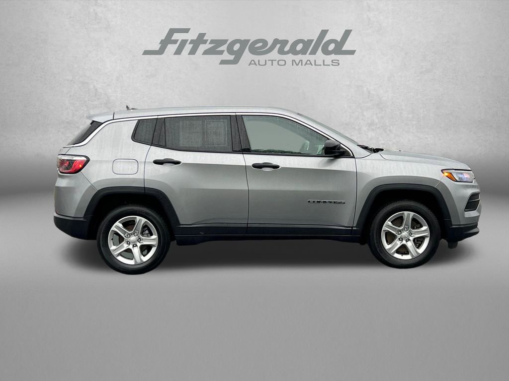 Used 2023 Jeep Compass Sport AWD/4WD image 3