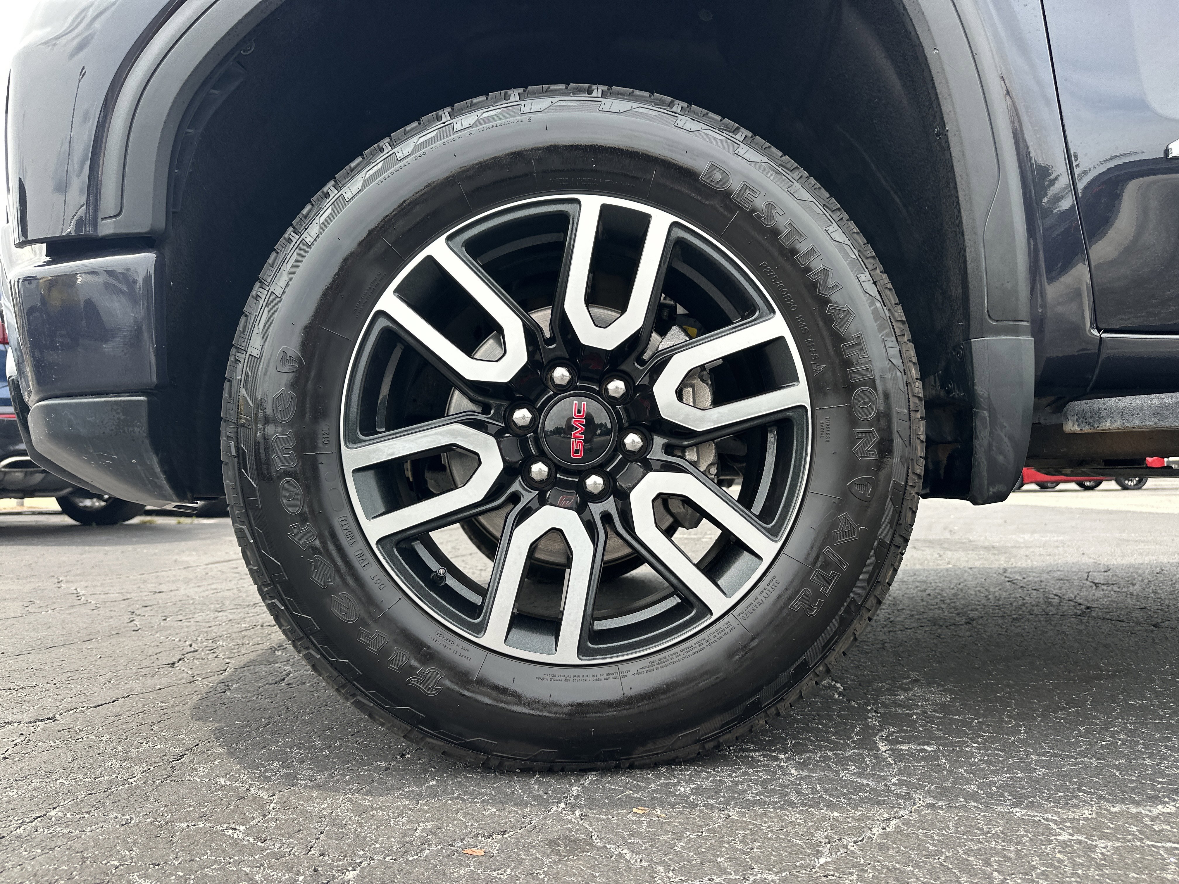 Used 2023 GMC Sierra 1500 AT4 w/ Technology Package image 12