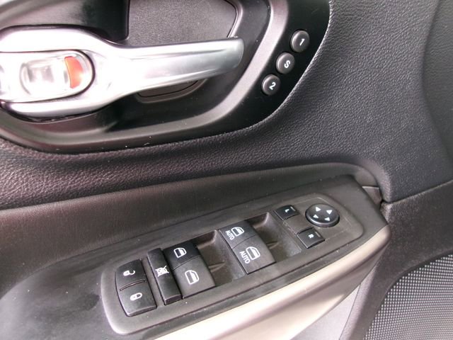Used 2022 Jeep Cherokee Limited image 12