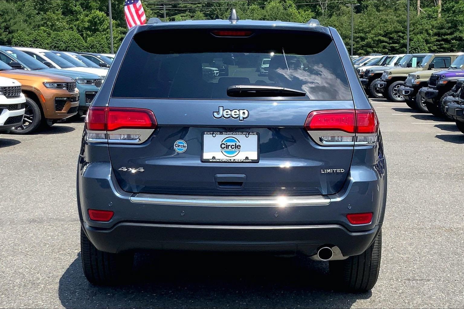 Certified 2021 Jeep Grand Cherokee Limited AWD/4WD image 4