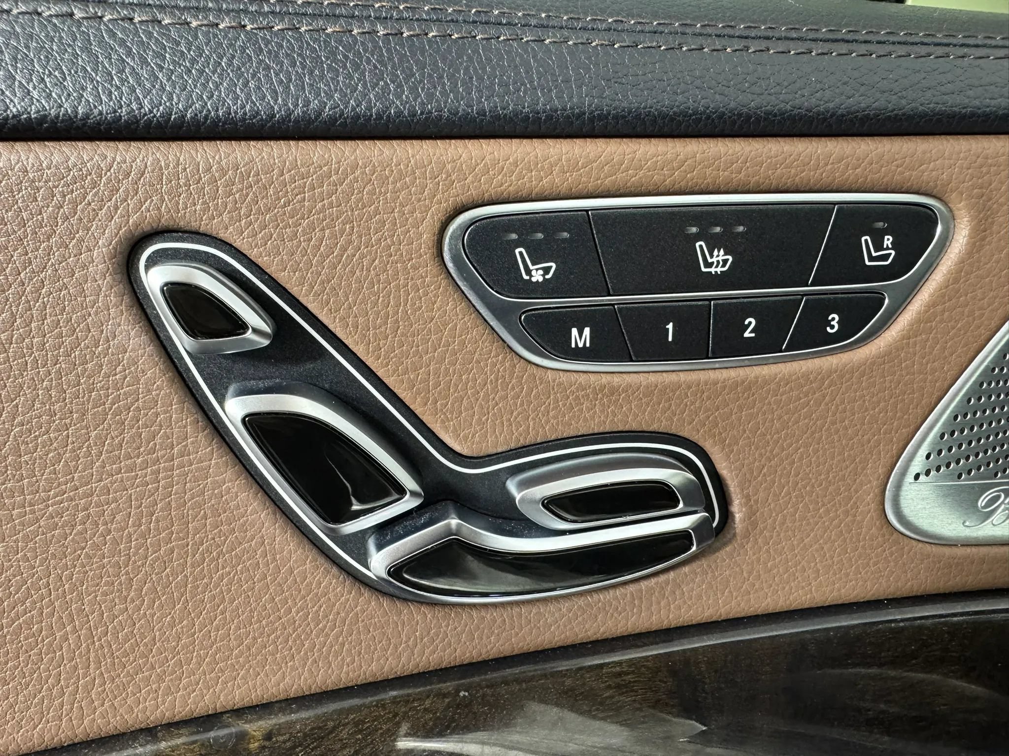 Used 2015 Mercedes-Benz S 550 Sedan image 39