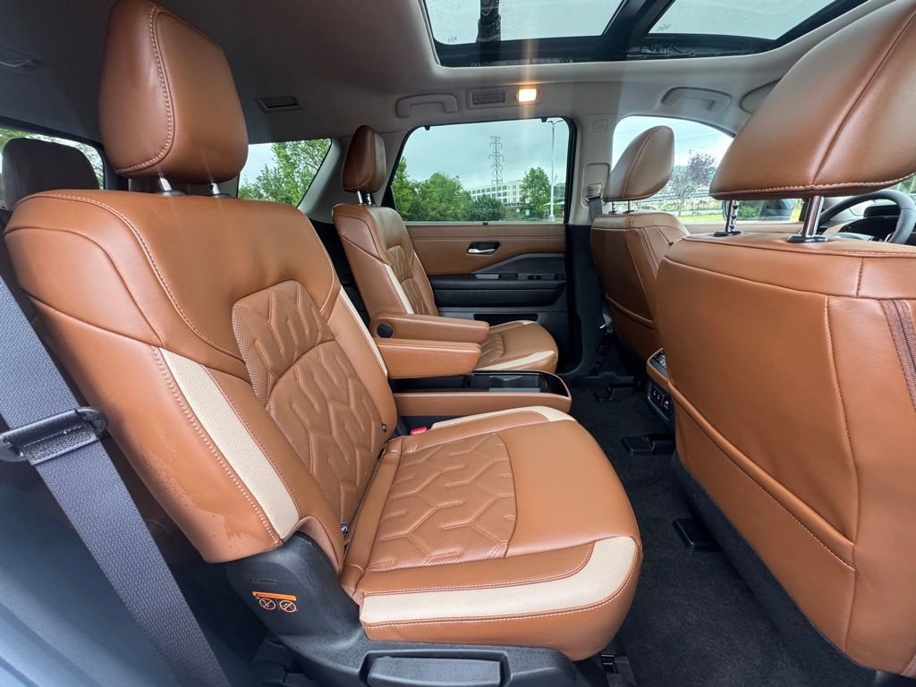 New 2026 Nissan Pathfinder Platinum AWD/4WD image 11
