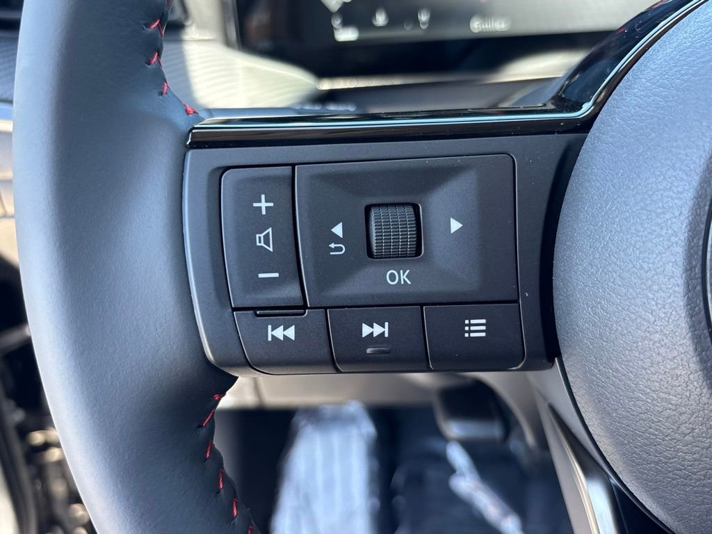 New 2025 Nissan Kicks SR image 14