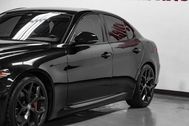 Used 2020 Alfa Romeo Giulia w/ Nero Edizione RWD image 8