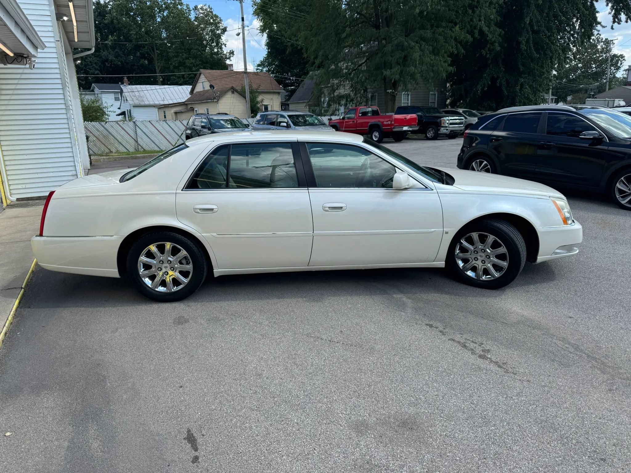 Used 2008 Cadillac DTS FWD image 9