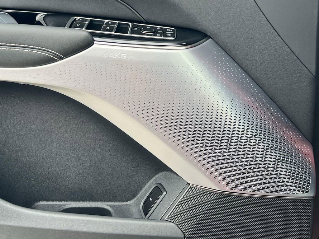 New 2026 Cadillac Lyriq V image 24