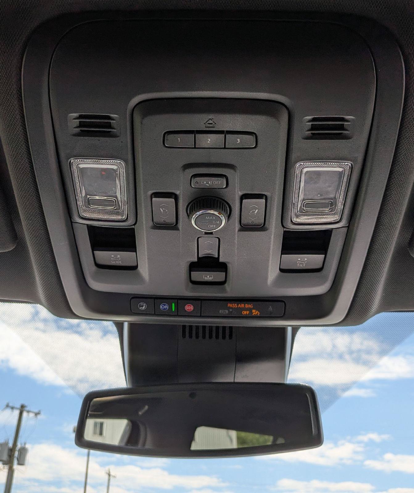 Used 2023 Chevrolet Tahoe Premier AWD/4WD image 21