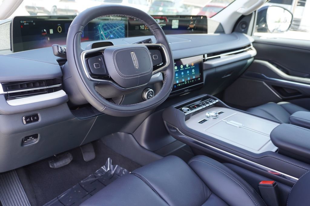 Used 2026 Lincoln Navigator L Reserve AWD/4WD image 17