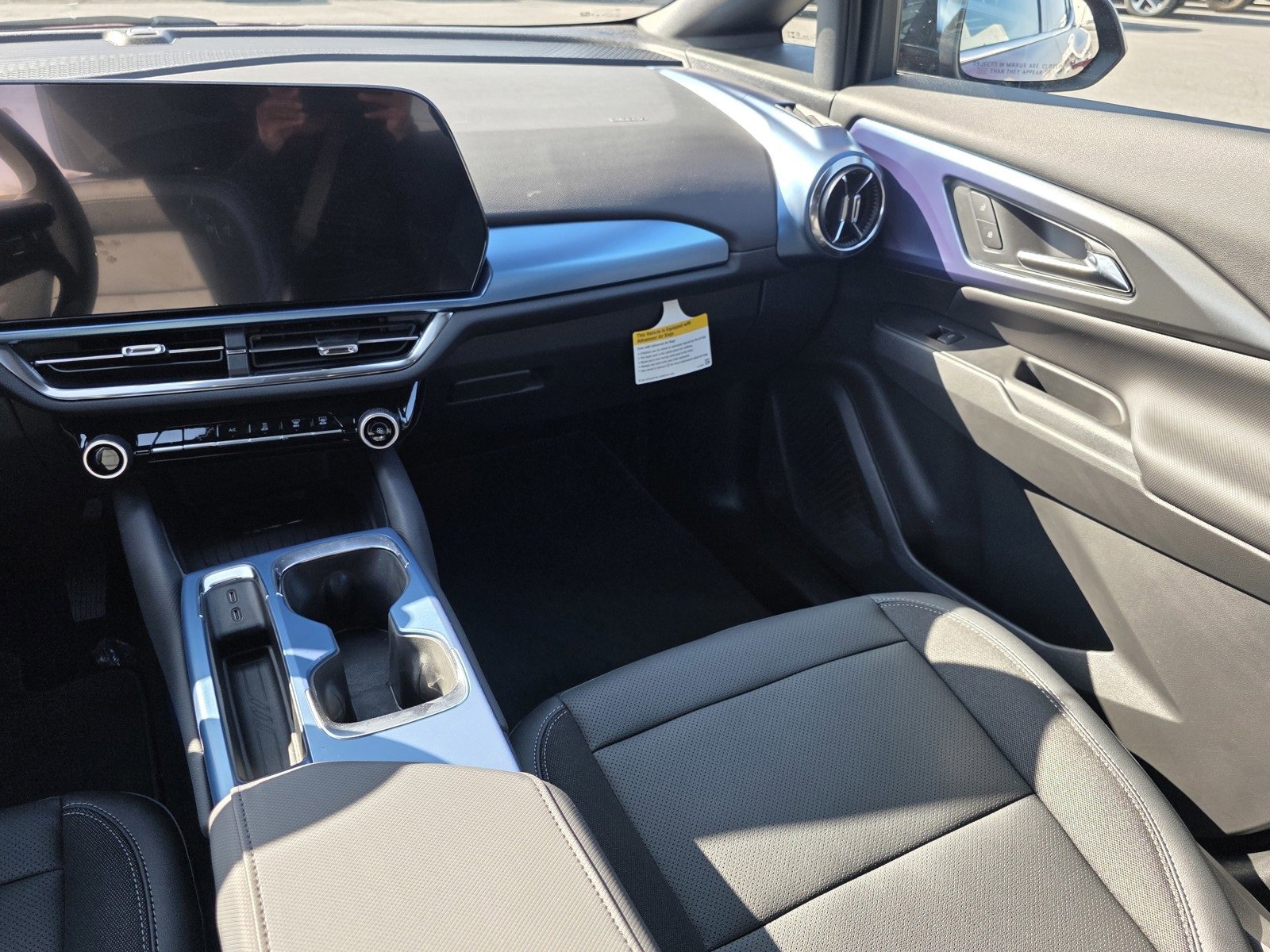 New 2026 Chevrolet Equinox EV LT w/ LPO, Blackout Package image 17