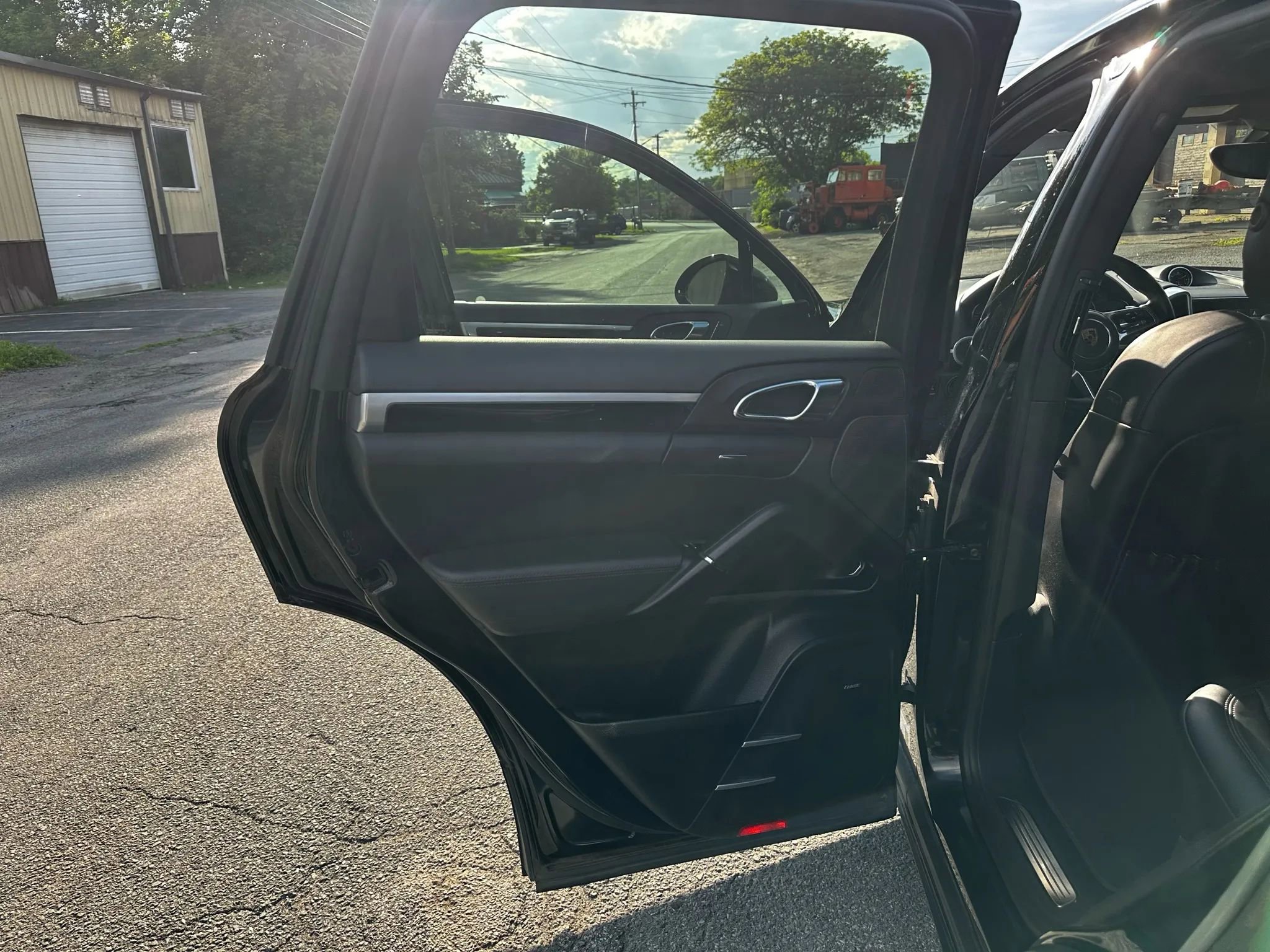 Used 2018 Porsche Cayenne AWD/4WD image 32