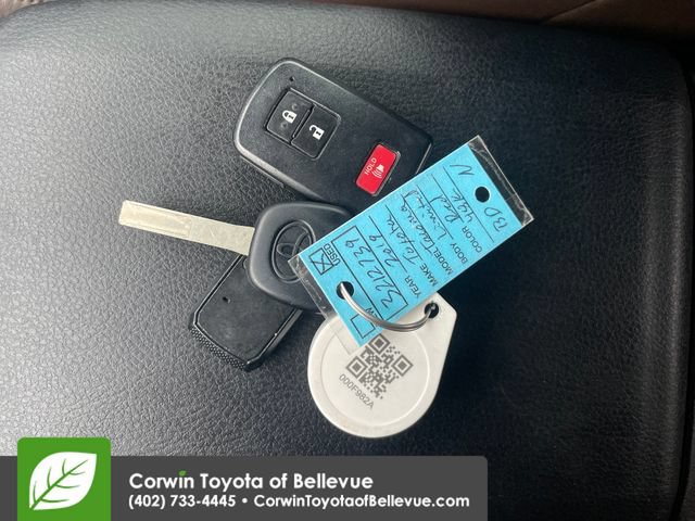 Used 2019 Toyota Tacoma Limited AWD/4WD image 30