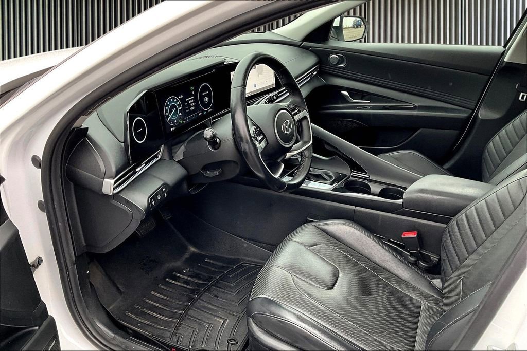 Used 2021 Hyundai Elantra Limited image 15