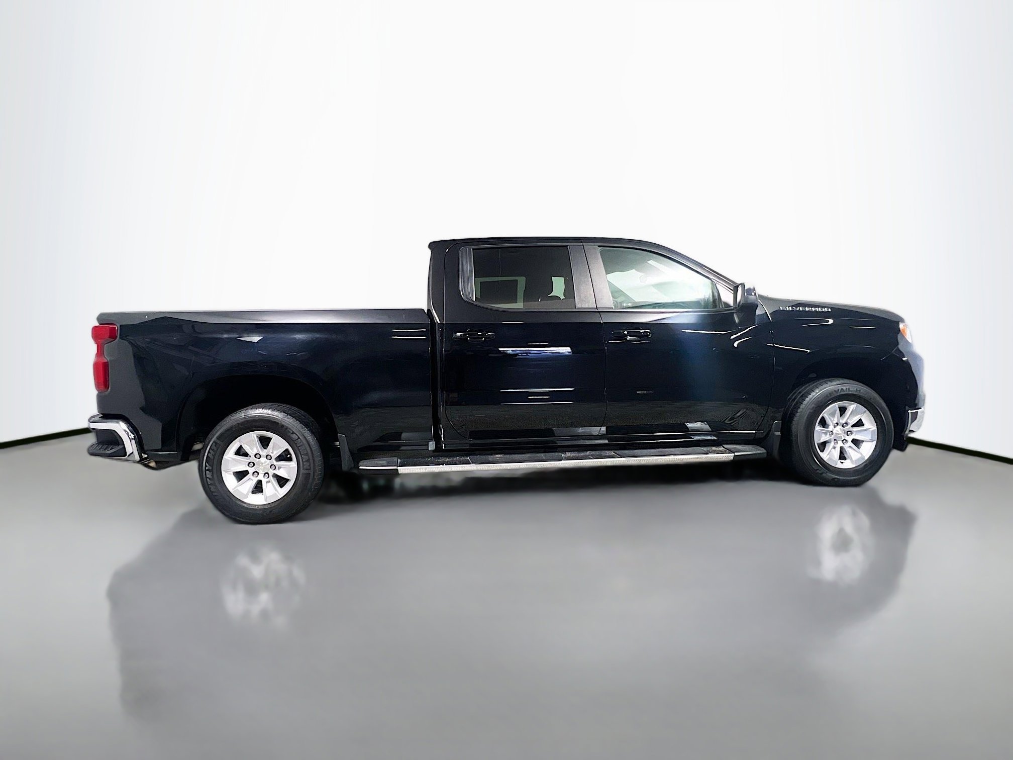 Used 2024 Chevrolet Silverado 1500 LT w/ Protection Package RWD image 3